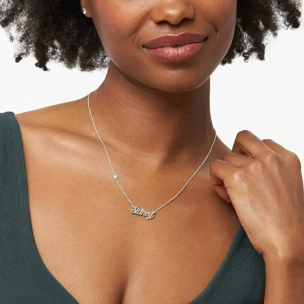 Custom Graceful Name Pendant in 14K Gold 
