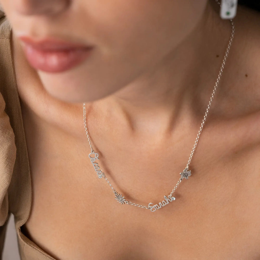 Personalized Stylish Name Pendant Necklace in 14K Gold